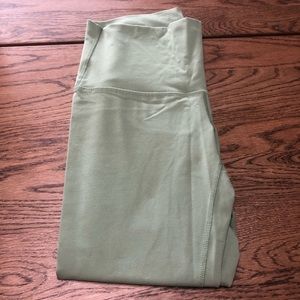 High waisted hunter green LuluLemon leggings